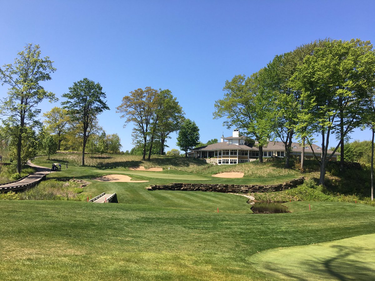GLCCTurf's tweet photo. Fantastic day at Wuskowhan Players Club for the @wee1foundation fundraiser with @Superin10dent #TheWeeOne #WayneOtto https://t.co/jwMWDTNGBB