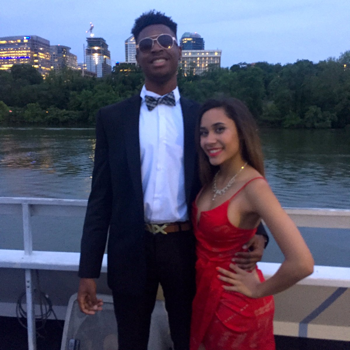 lil_lumbee21's tweet photo. Dinner cruise was like that❤️⛴ #2016senior https://t.co/sgFw0s6fQK