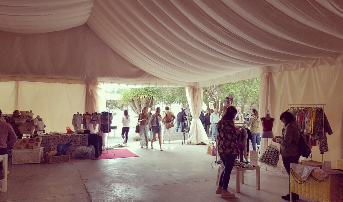stylegoldenday's tweet photo. Nuestra carpa 🎉 #stylegoldenday https://t.co/bYmVEPK1l3