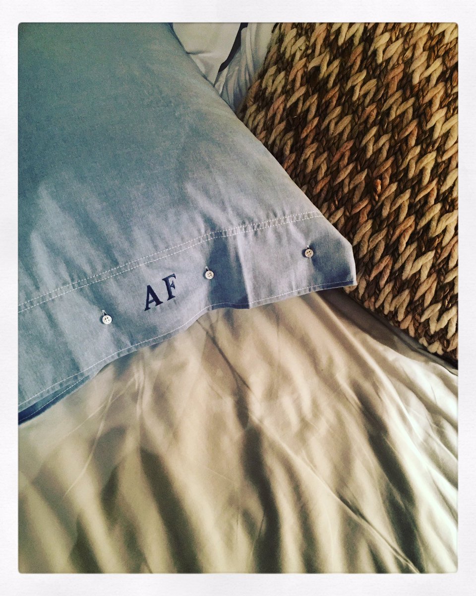 Stylist_Fash's tweet photo. Fashion director Alex about to cosy up with her monogrammed pillow from @LandsEnd #canvasbylandsend #sohofarmhouse https://t.co/8hfM3jtgPM
