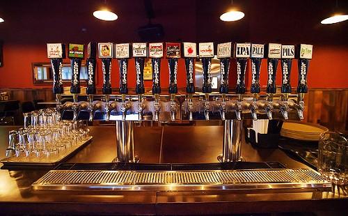 Our #NRAshow guide to #Chicago after hours ft. <a href="/lagunitasbeer/">LAGUNITAS BREWING CO</a> and more #bars #restaurants snip.ly/sk0b2