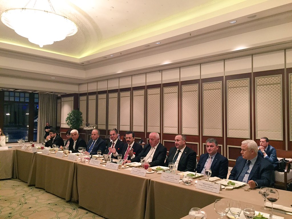 RHisarciklioglu's tweet photo. İstanbul Tahkim Merkezi ve tahkim konusuyla ilgili olarak basın mensuplarıyla bir araya geldik. https://t.co/6aBr4d0YvO