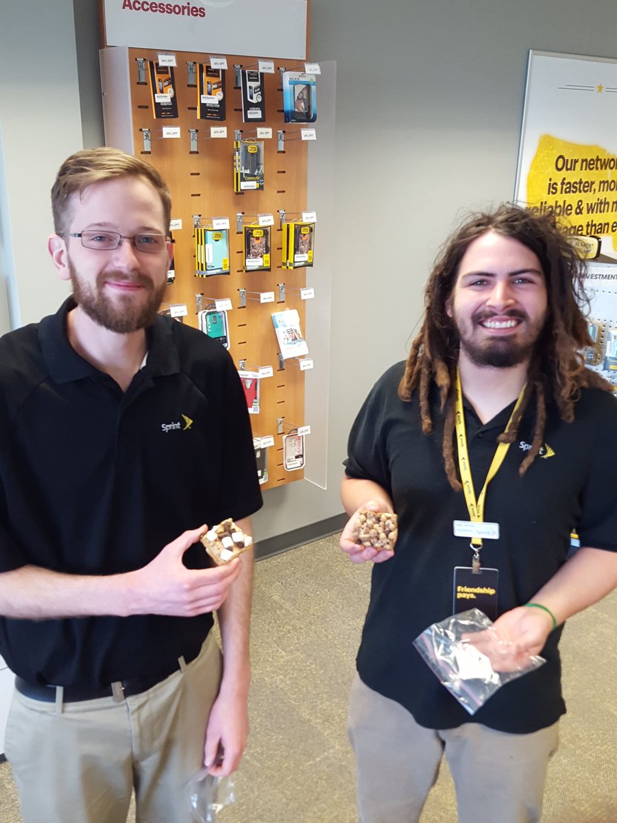 seanmhawks's tweet photo. Happy clients dropping off treats for service above and beyond @basicpcs #upshow #basicpcs https://t.co/f6eveT2eJ1