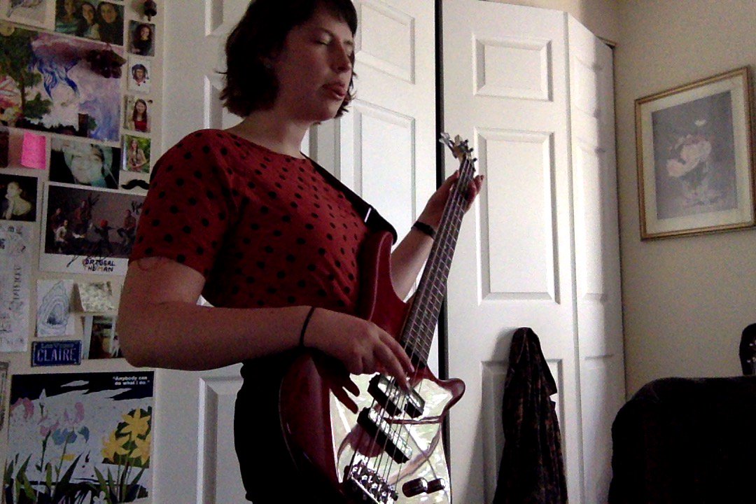 _SLUMBERS's tweet photo. Red b/c blood! #newbass #newfavoritecolor #peace https://t.co/39W2r3w49k