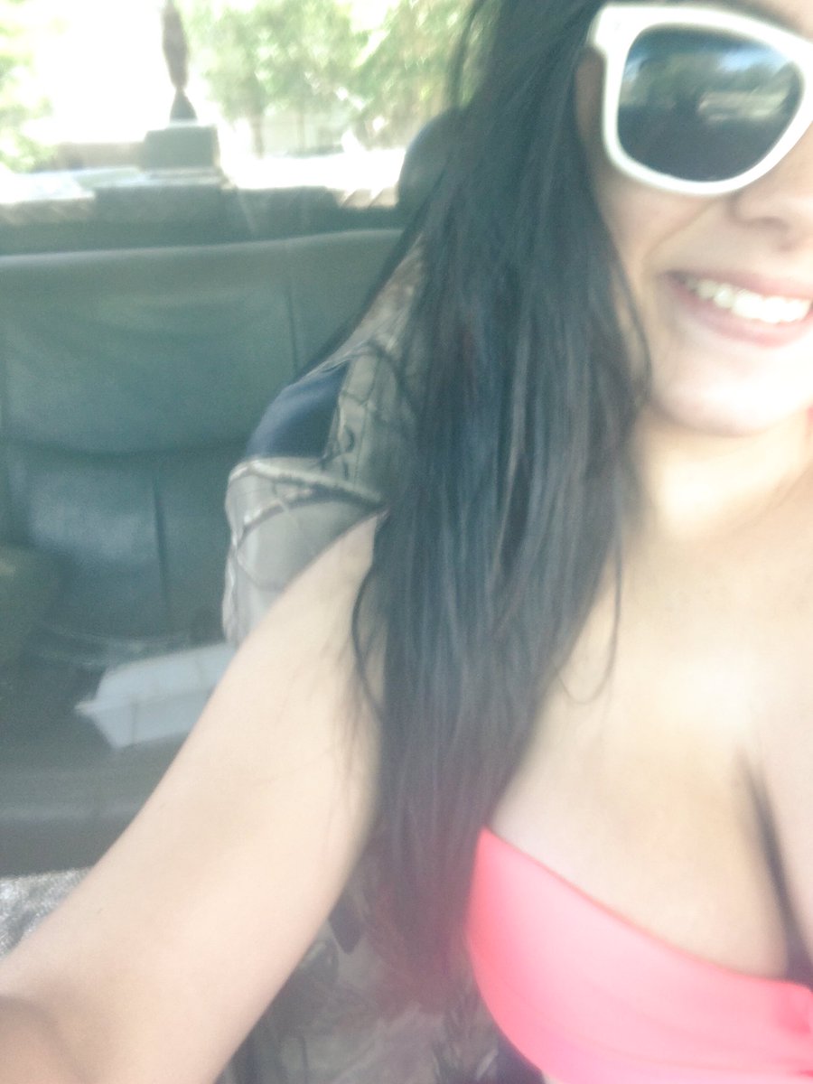 Itspaigeeec's tweet photo. Half face selfie 🌞😙 https://t.co/fVfNdxeyGE