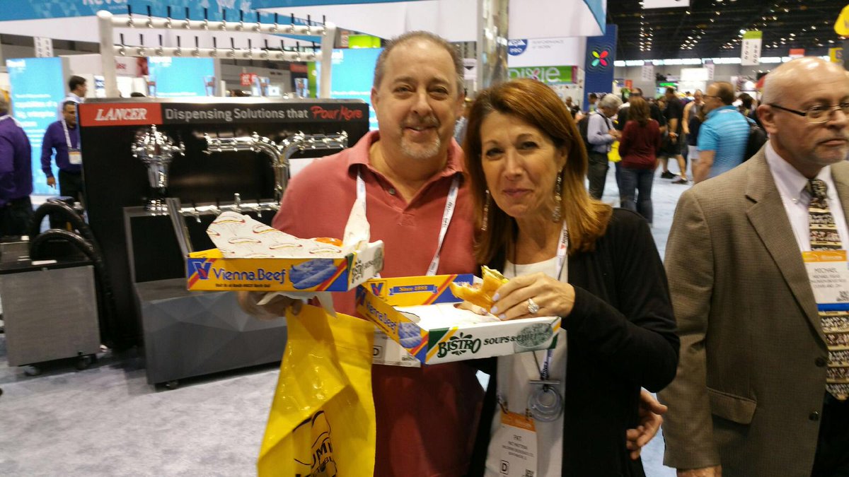 Freehand Trays (@freehandtrays) on Twitter photo <a href="/ViennaBeef/">Vienna Beef</a> FreeHand ThumbTray at the National Restaurant Show in Chicago! #nrashow #FreehandTrays <a href="/ViennaBeef/">Vienna Beef</a> FreeHand ThumbTray at the National Restaurant Show in Chicago! #nrashow #FreehandTrays