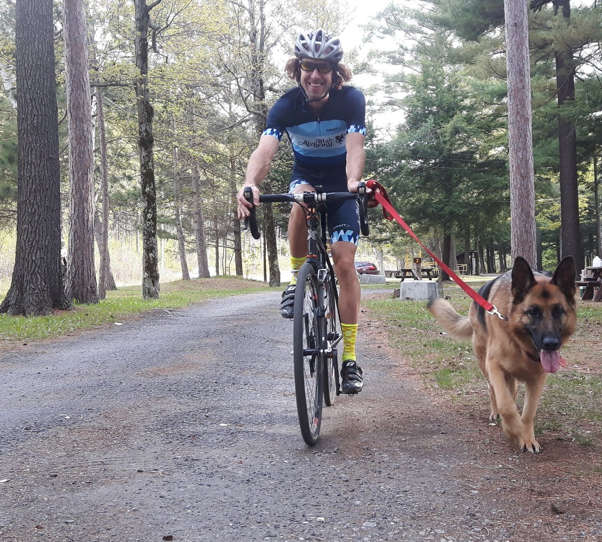 sylvainjean3's tweet photo. Last ride of the weekend😥 small cooldown whit my dog. Both satisfied of a big w-e of aventure #itsTimetoGoHome https://t.co/Gnabaq5DU1