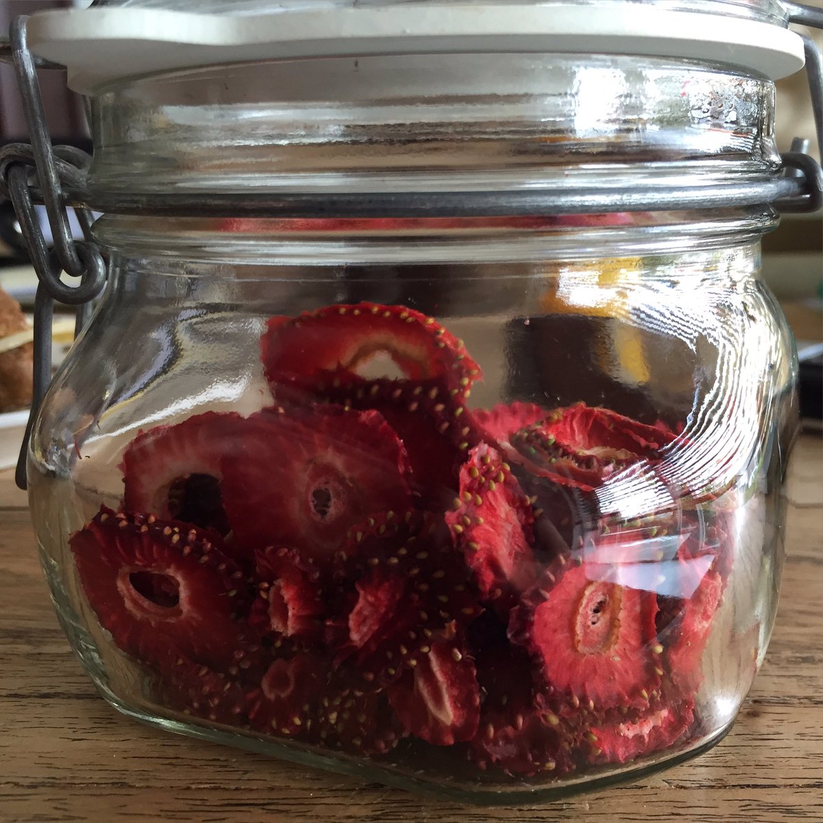 Weight4Life's tweet image. Gedroogde aardbeien, lekker gezond snoepen