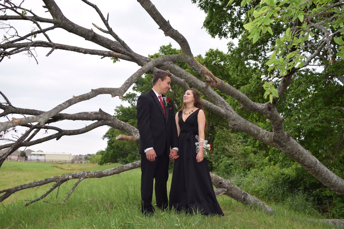 FredHennop's tweet photo. I'm the luckiest man alive to be dating my best friend #pram2016 @hannahmcline https://t.co/9ZLLwhL2bD