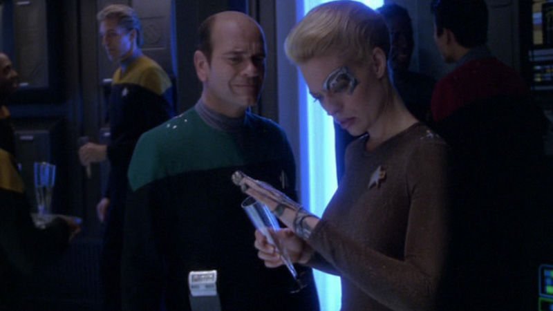 Star Trek Voyager went off the air 15 years ago today, so here are our five favorite lines gizmo.do/YU3tSej