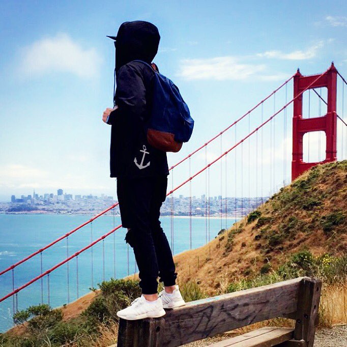 EASTCOASTLIFEST's tweet photo. RETWEET to win one of these wind breakers!!! 

RESTOCKED 🚨🚨🚨 https://t.co/ceaicZUxDY #SanFrancisco @AlexMacleanECL https://t.co/nnchB3CEj9