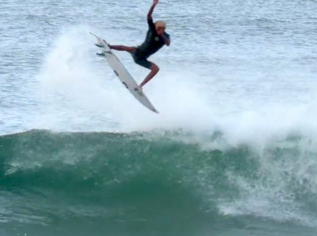 The Second Coming of Pupo - The regular-footed Samuel Pupo has tricks for days puls.ly/PA6Aug #surfermag