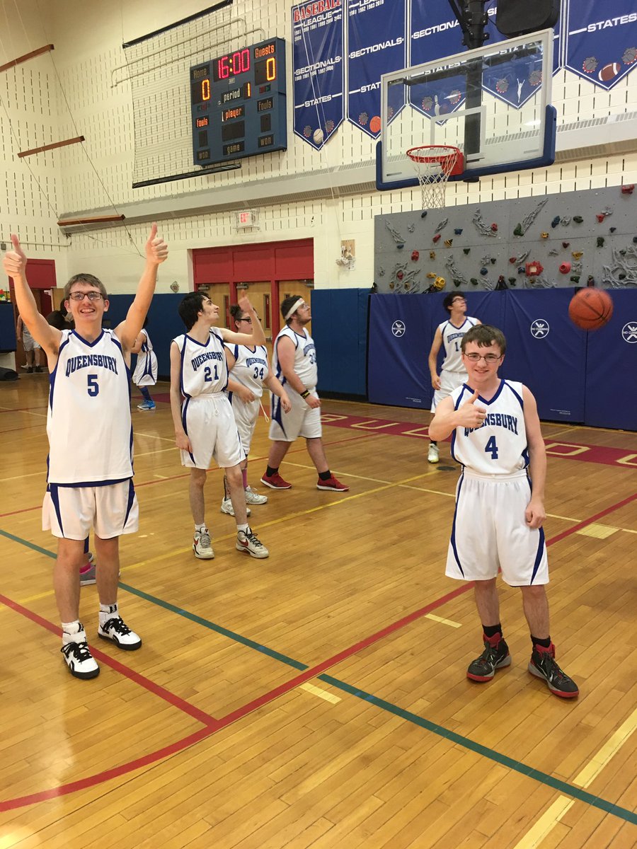 bdean4444's tweet photo. @SONYinfo @QbyUnified @UnifiedSportsNY South Glens Falls 23 Queensbury 20. https://t.co/DNhHNLhtzX