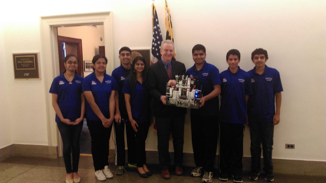 WizardsExe's tweet image. @FIRSTweets Team 9794 Wizards.exe visits MD Congressman @ChrisVanHollen  who agreed to cosponsor #DeansHomework2016