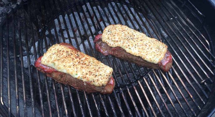 WeberGrills's tweet photo. Our @thewebergrill chef shares his tips on grilling awesome NY Strip steaks!  https://t.co/MeHwhsHCzi https://t.co/qJSo4vLUbv