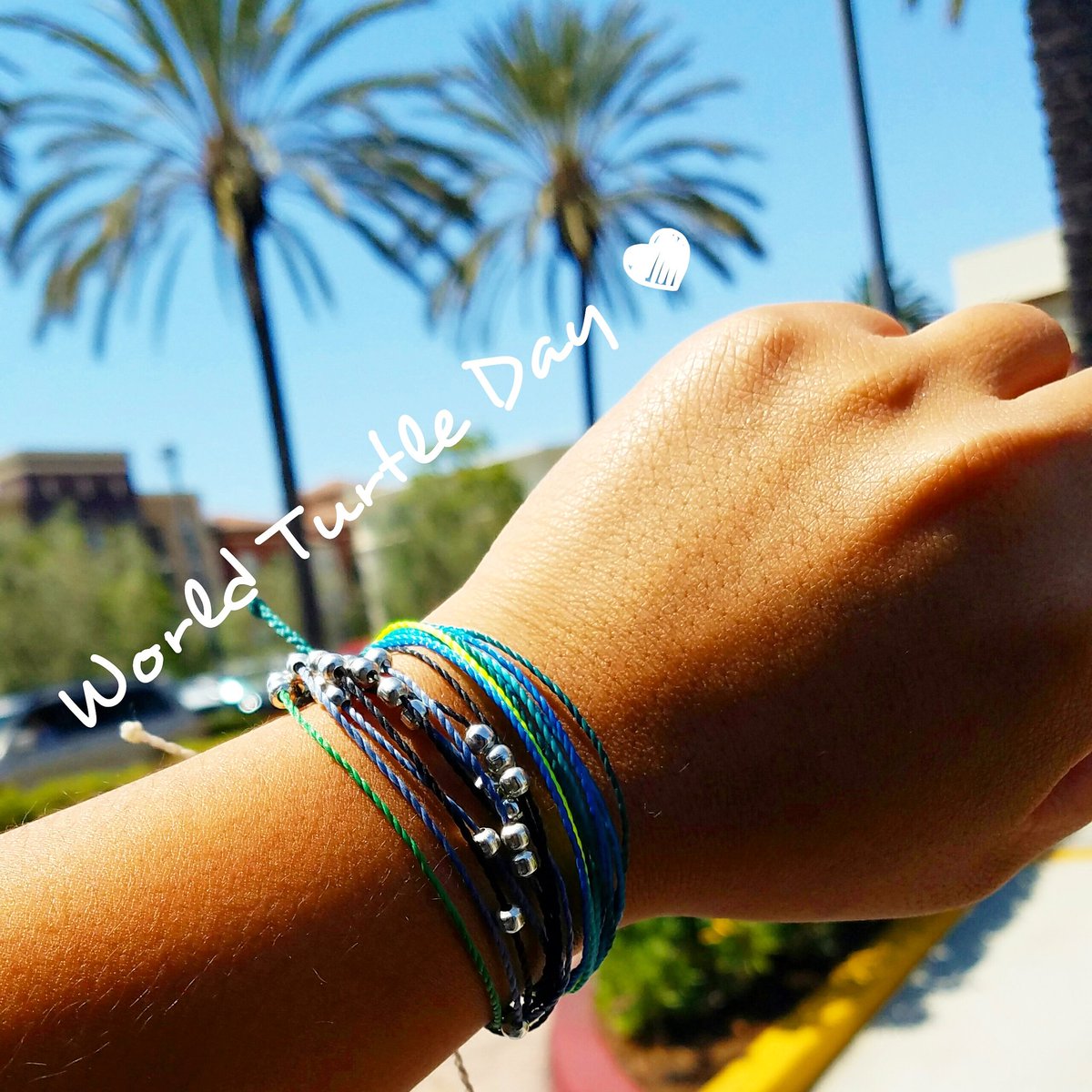 DimplyJaded's tweet image. Show love &amp;amp; support 4 baby sea turtles 😙🐢 #worldturtleday #puravidabracelets #SEEturtles #billionbabyturtlesproject