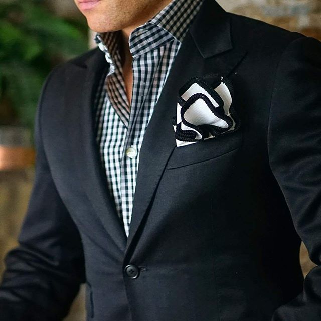 SCCbeBold's tweet photo. The ultimate evening look, with a massive touch of bold. Make it a Bold evening! #sebastiancruzcouture https://t.co/pitTRwjAie