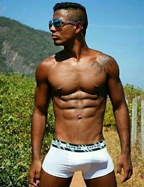 GreccoCarioca's tweet photo. A neca! Negros sempre caralhudos! #bulge #necamarcada #deolhonamala #volumedamala #volumenacueca #recheiodecueca https://t.co/7oW7ytHac2
