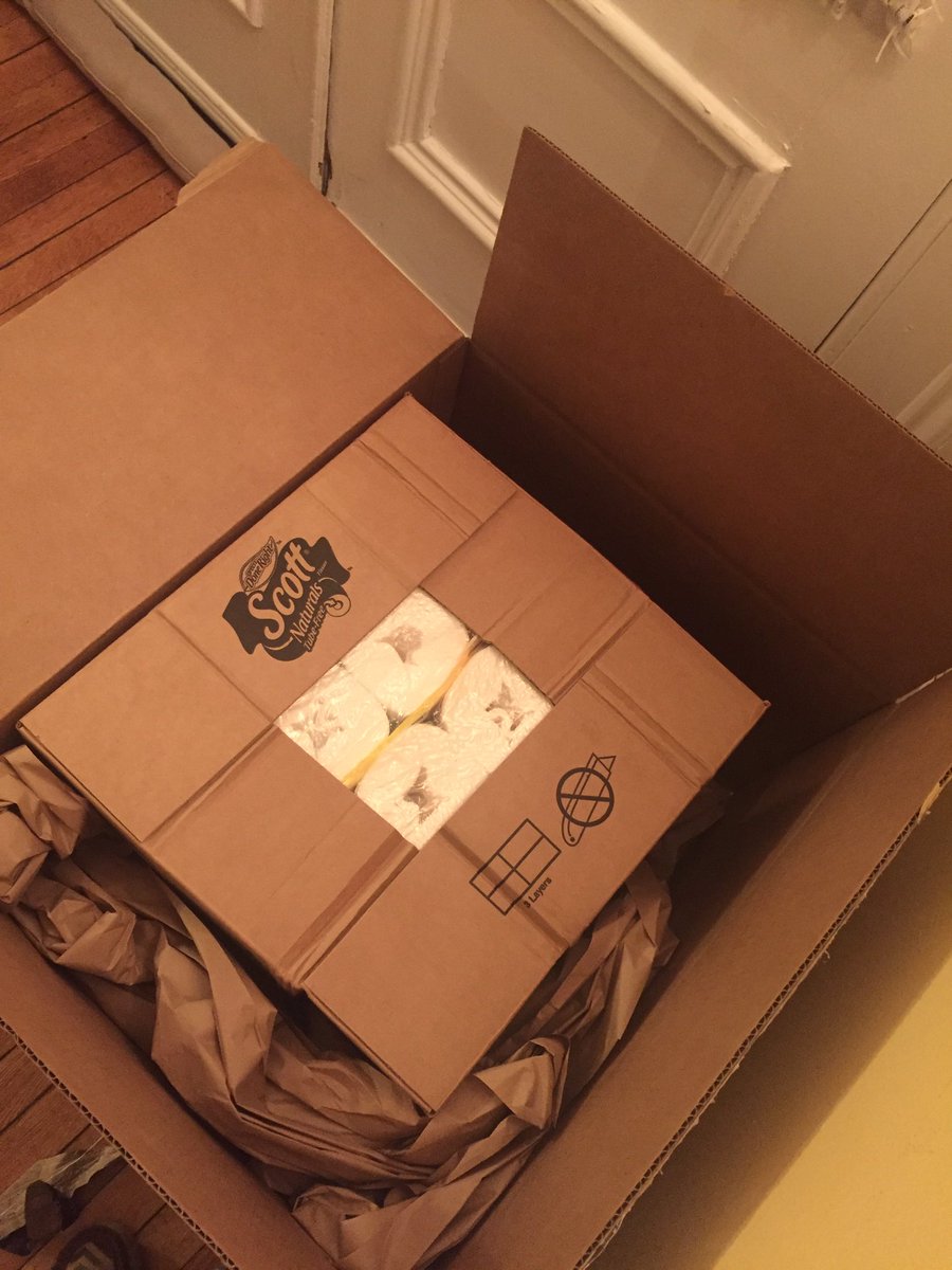 emmamae's tweet photo. I bought roll-less tp via Amazon, to reduce my unnecessary cardboard waste. #fail https://t.co/DhURHySD3u