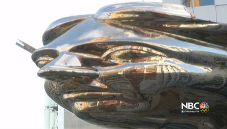 nbcbayarea's tweet image. 92-ft Venus statue - tallest sculpture in SF - is completed. nbcbay.com/Ned8XMP