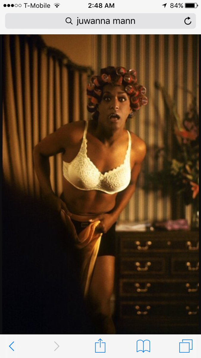 This bitch D Smith be looking in Bambi window like.... She want to be BAMBI soooo bad!!!