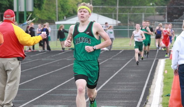 JoeInsider's tweet photo. Here's why @Mendon_High's @AlexTrueee is our Boys Track Athlete of the Week: https://t.co/ofR9yz6h5E https://t.co/oJeeYxWDMQ