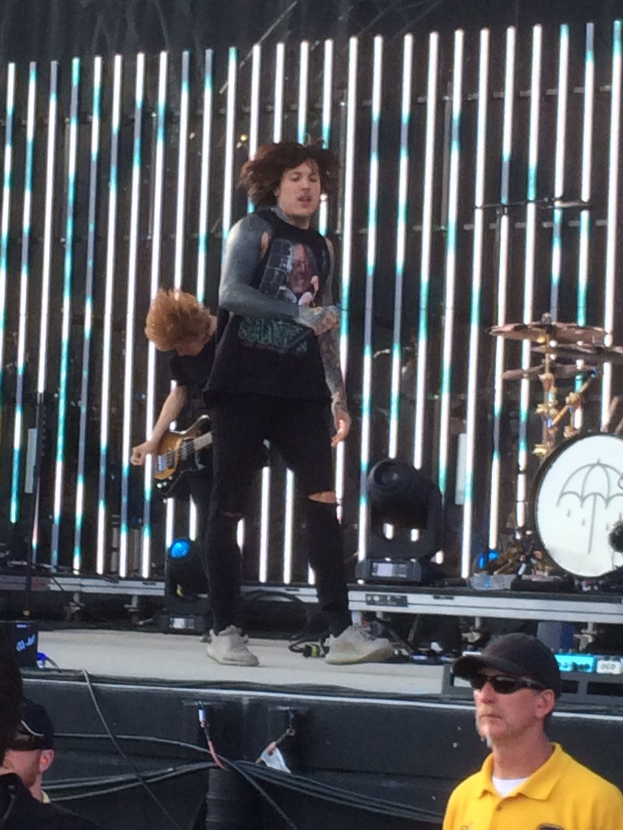 RockNHair4U's tweet photo. @bmthofficial you guys rocked @rockontherange βοΈπΆβοΈππ #olisykes #bmth #bringmethehorizon #rotr10 #bmthofficial https://t.co/jRDuQN4bqv