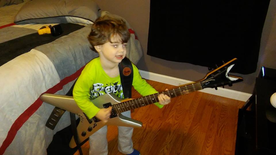 DeanGuitars's tweet image. #DeanGuitars #DeanLover #RockerKid DeanGuitars.com Dean Lovers Come in All Ages #RockStar #RockNRoll #Dean