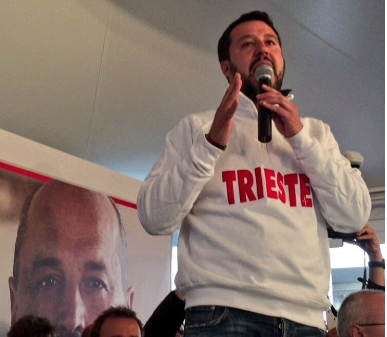 LegaFVG's tweet photo. E #Trieste c'è! Pienone ieri nonostante la pioggia per Matteo #Salvini! A casa Cosolini e Serracchiani! #ScelgoLega https://t.co/MNqoCri7Y5
