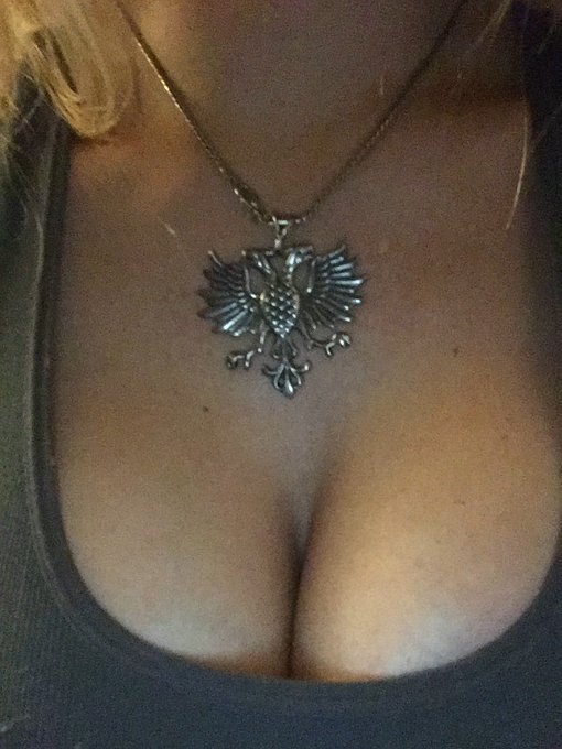 The Eagle has landed in Philly !! Oh yeah and check out my cleavage ! Going to bed now G'nite https://t<a href="/tag/tbt"class="tags"><span>#tbt</span></a><a href="/tag/mariahmilano"class="tags"><span>#mariahmilano</span></a>