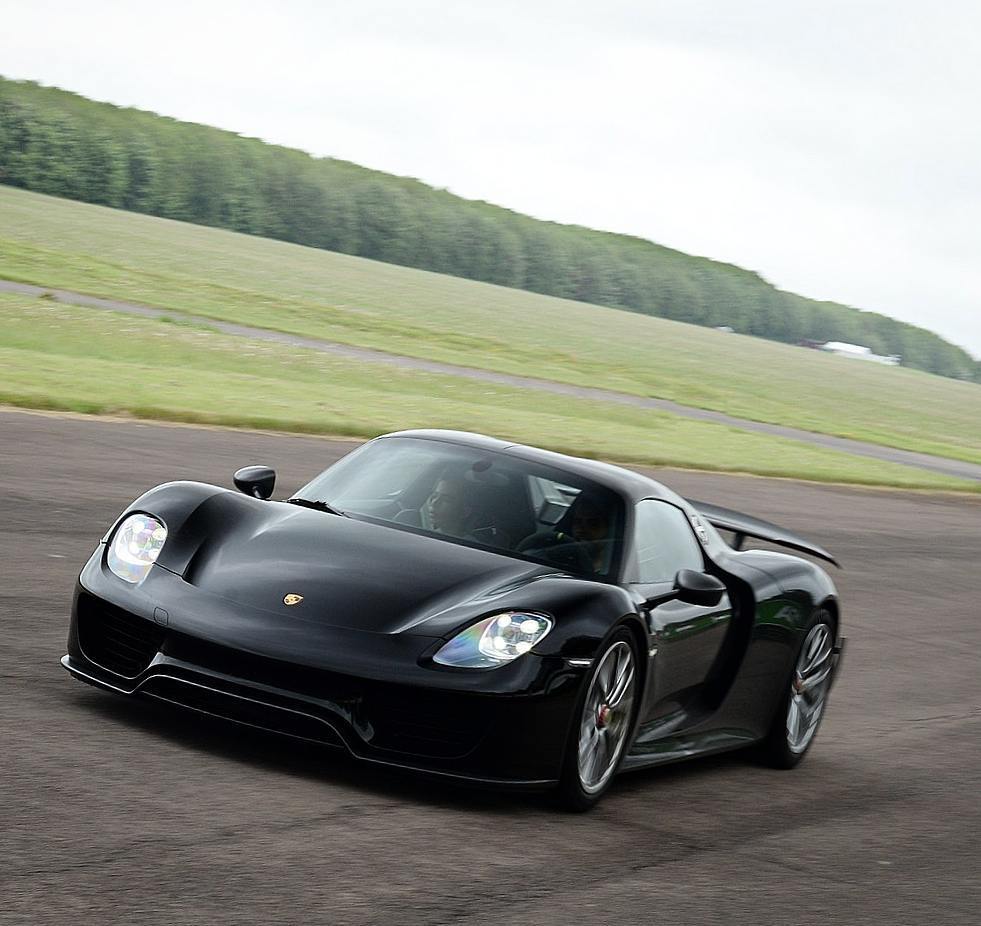 OnlyCarrera's tweet image. Mr @Porsche918X at the latest @vmax200 | @auto_vivendi #Hypermax event..
#Porsche #Porsche918 #Porsche918spyder #91…