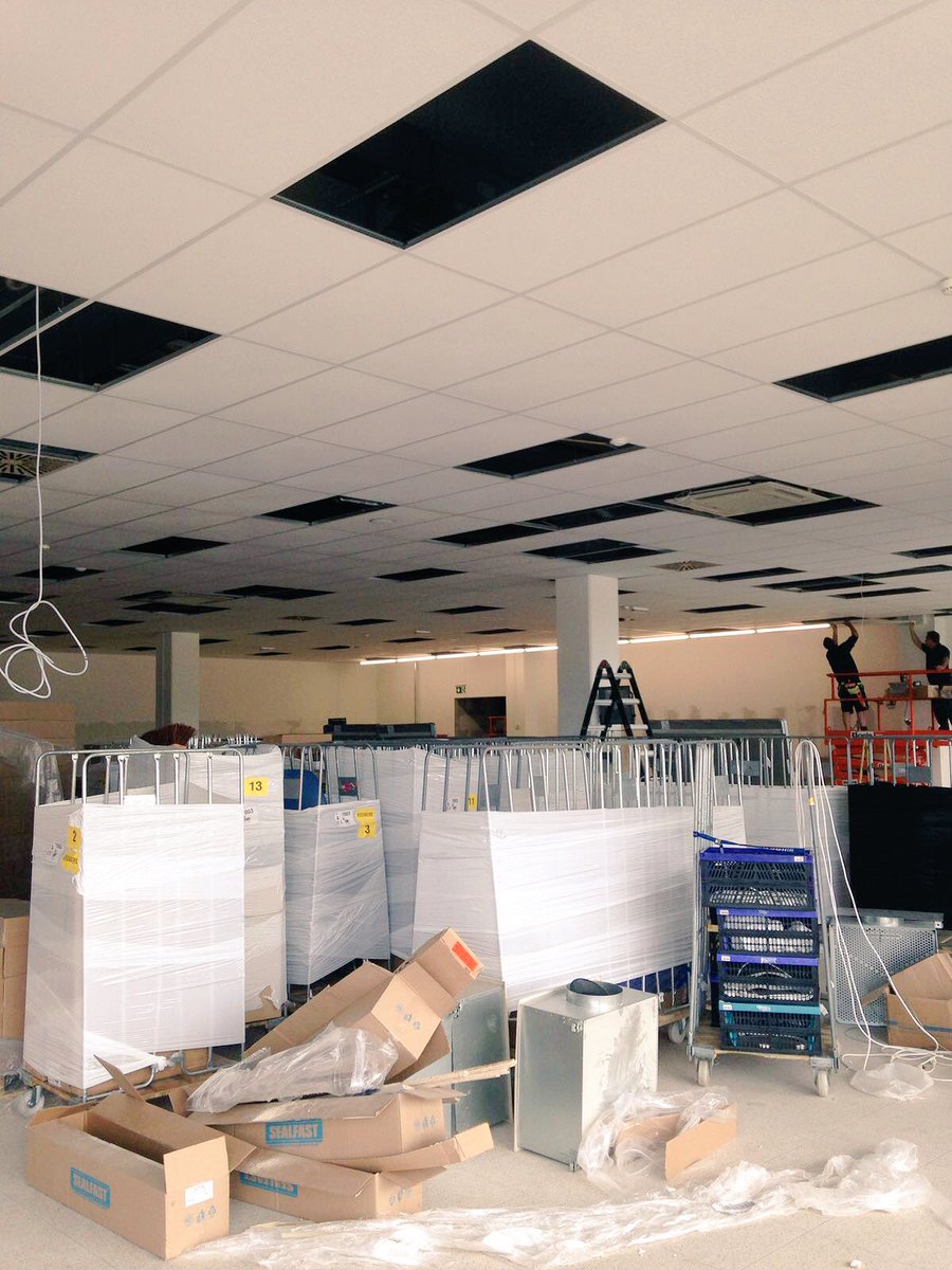 AvantiSysteem's tweet photo. Alweer de 3de winkel van #Action in Oostenrijk erin gemaakt nu in het dorpje Wels @Armstrongnl https://t.co/e7yLK8zaB6