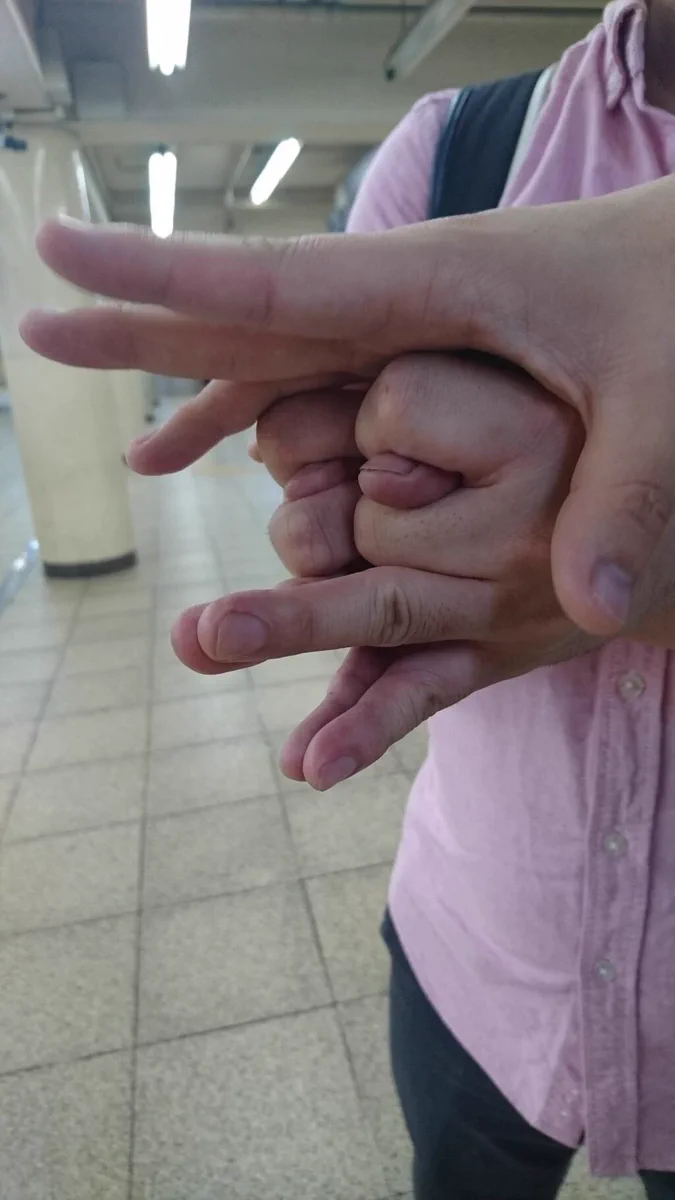 このスネ夫すげえええｗ手だけで表現したスネ夫のクオリティが高くて草ｗｗｗ