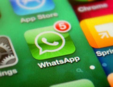 Mosharraf0129's tweet image. DigitalMktAsia : #DataPick of the day: WhatsApp leads facebook in usage frequency - goo.gl/bPwXhz  globa…