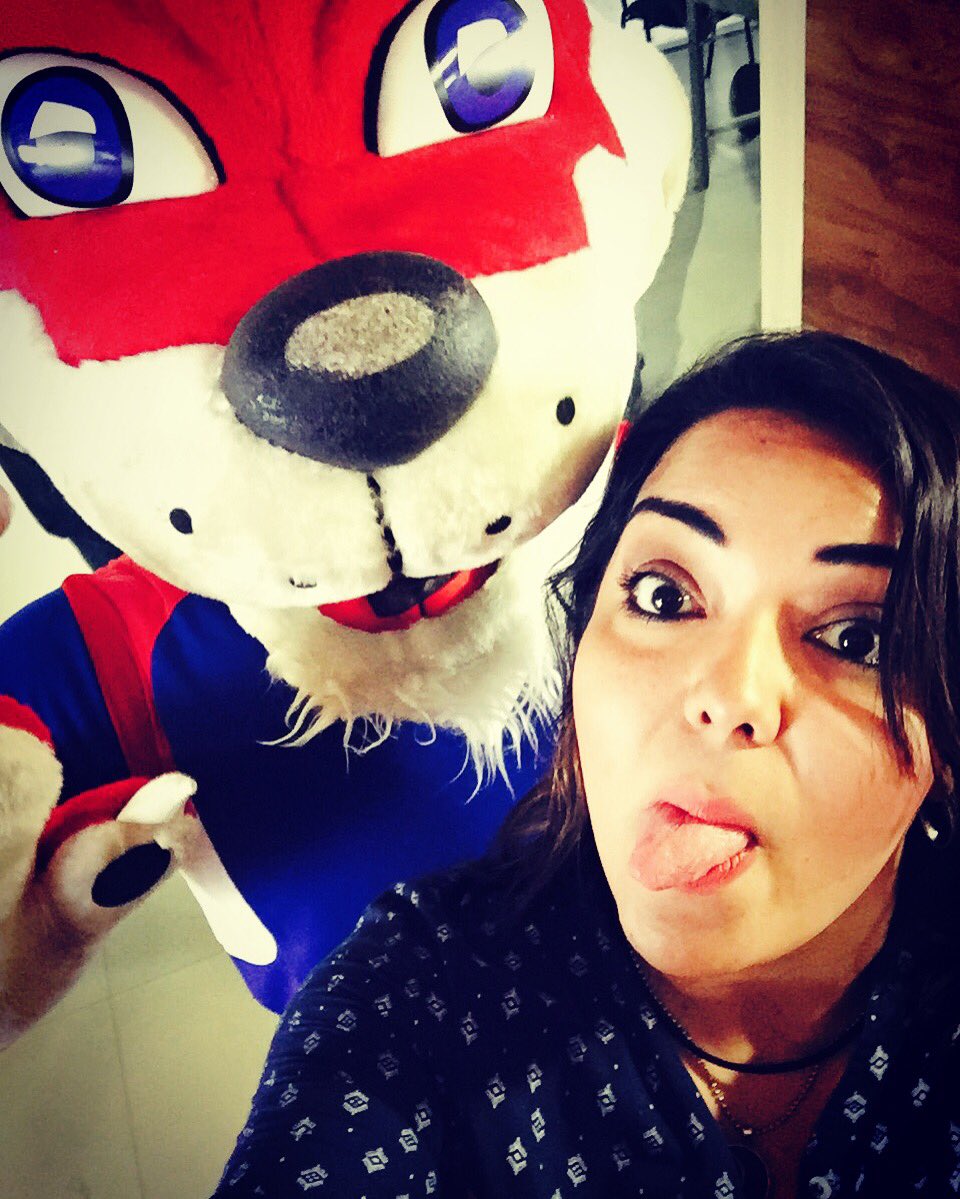 Cherryrtz's tweet photo. Casual en el trabajo y te topas con Uriel... Que padre que te vi 🙃. #uriel #redunid #unid @RedUNID @LR_Uriel https://t.co/wXIBPCwMmh