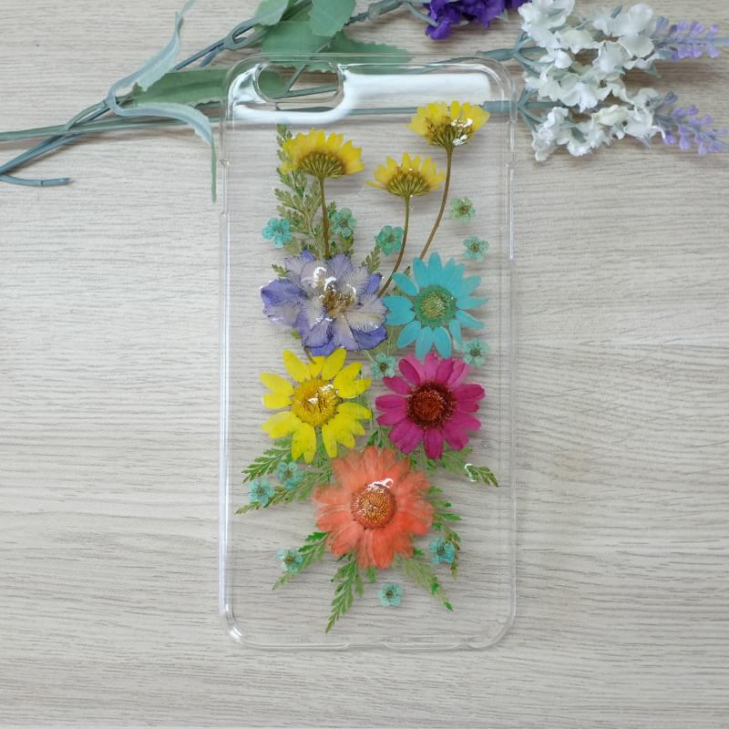 Fashions_life's tweet photo. Colorful daisy real flower iPhone case #iPhone_6S #iphone6splus https://t.co/GG3pCAu09Q #thisnew https://t.co/uS0MORn1O9