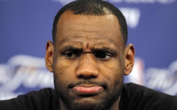 TheRealestDRyan's tweet photo. Hey @KingJames, how you liking the #ViewsFromThe6?

#CAVSvRAPTORS #RTZ #GetThatGarbageOutOfHere https://t.co/iQkjsv9stf
