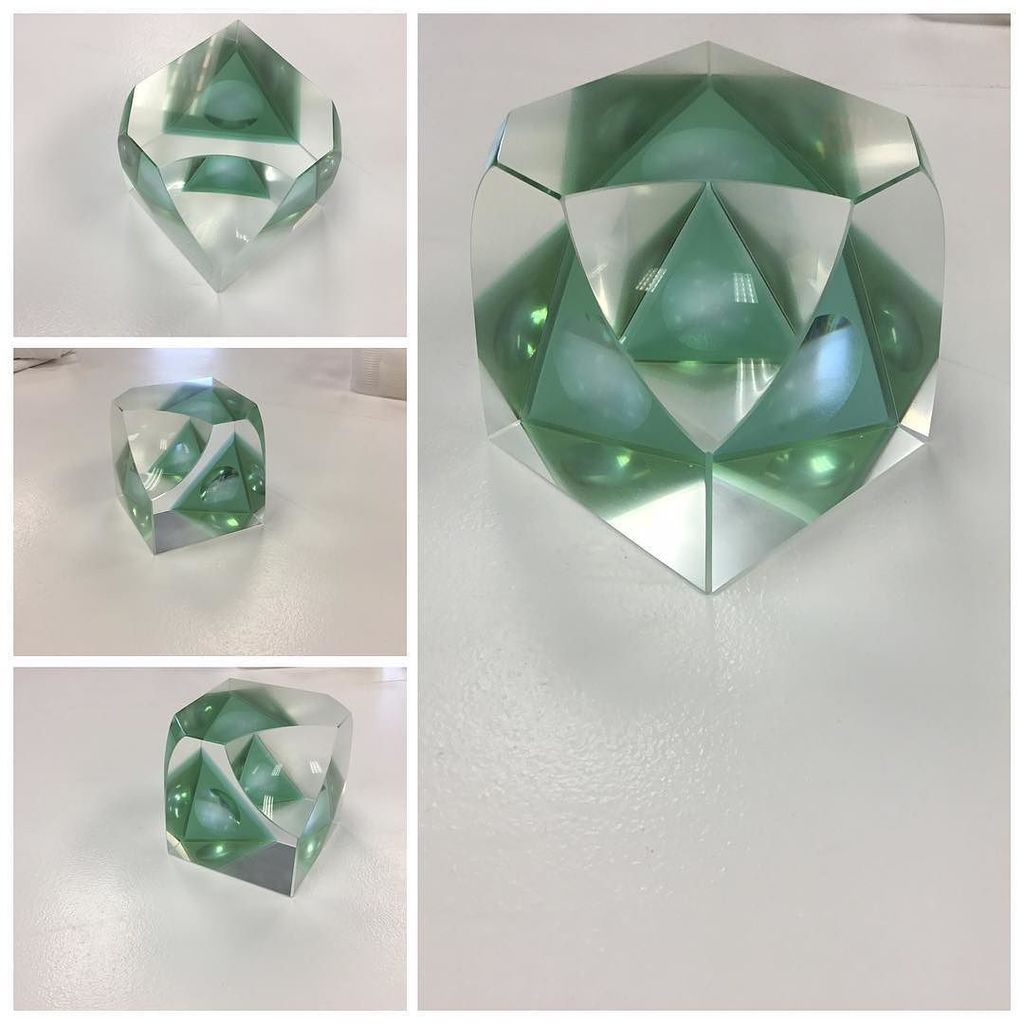 GlasUnderground's tweet image. More amazing work from Pavel Novak's Optical Glass workshop! #coldworking #sculpture #glas… ift.tt/1OK84fw