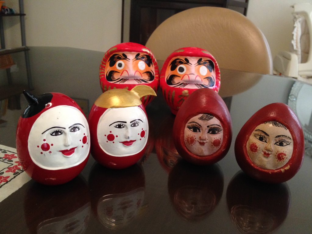 ようこそ常夏のセブへ！ミャンマーから不細工ダルマが到着しました（笑）つのもついてて往年のタケちゃんマンを彷彿とさせる愛くるしさ(^^)新旧ミャンマー&amp;高崎ダルマが勢揃いのTransitGuestHouseは今日も元気に営業中！