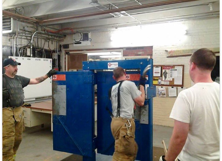 Brookfield_Fire's tweet photo. https://t.co/R0ahd3Q0bn