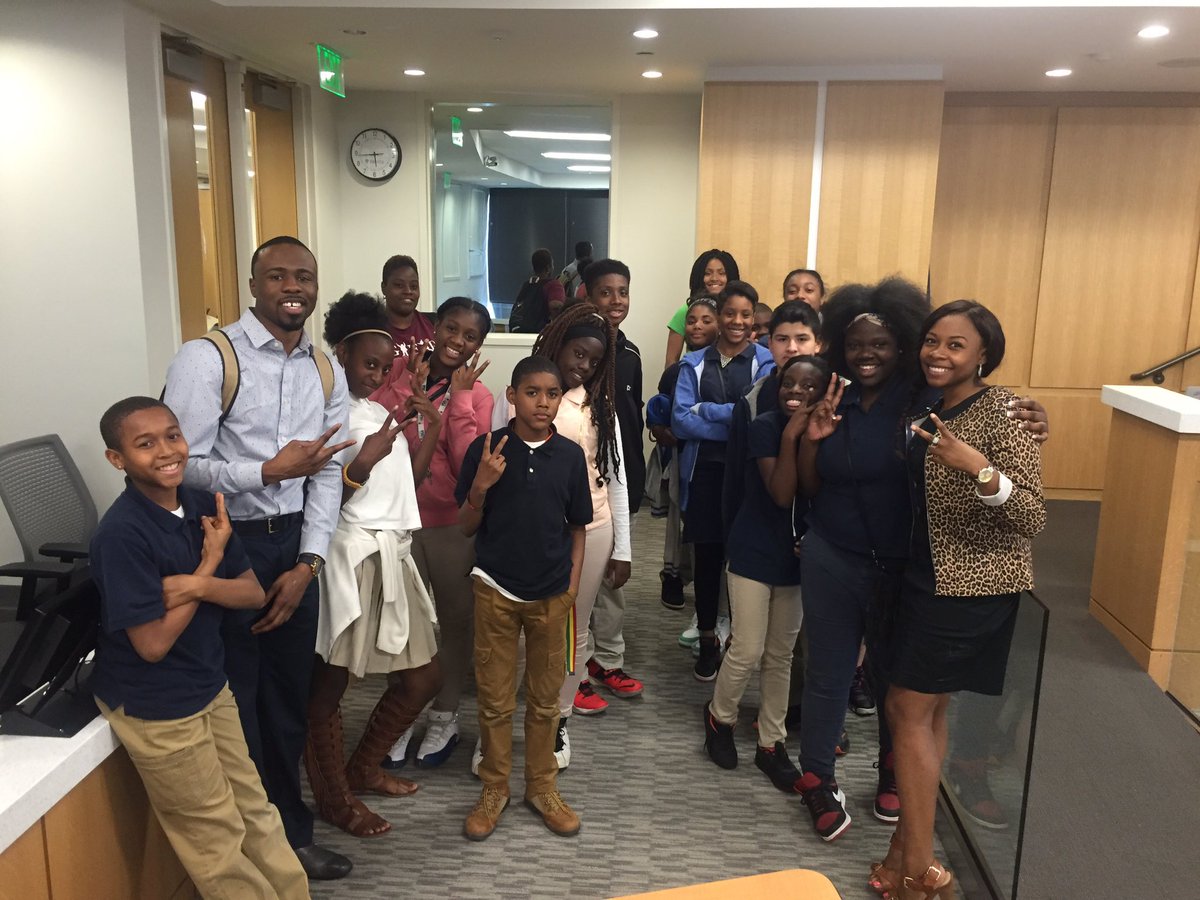 futureleadersnc's tweet photo. Thanks to Charlotte School of Law Black Law Students Association for the tour of school and discussion #mentoring https://t.co/5dnq6TbnhF