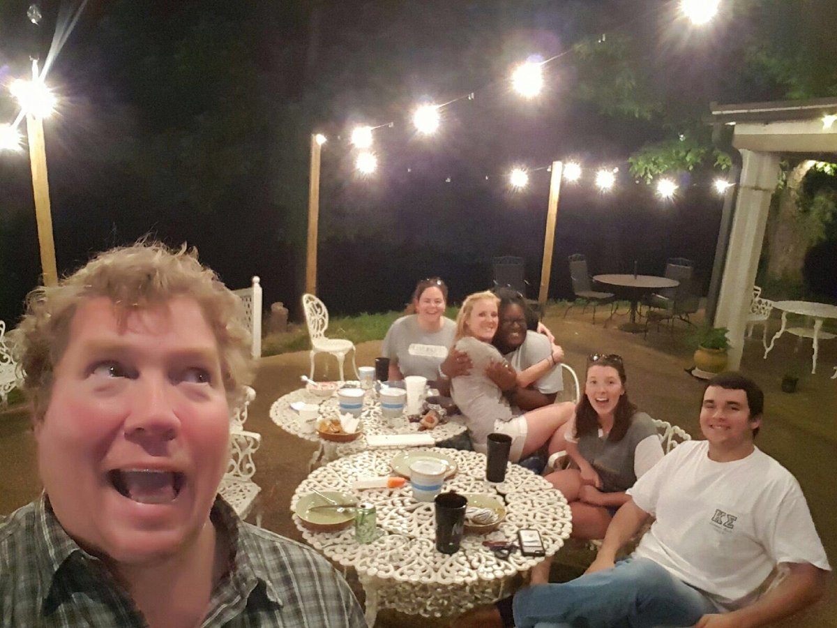 MSUYoungLife's tweet image. Summer Nights......🍝
What should we have for dinner next week ? 
#loveourpeople #twentyselfieslater #joinusnextweek