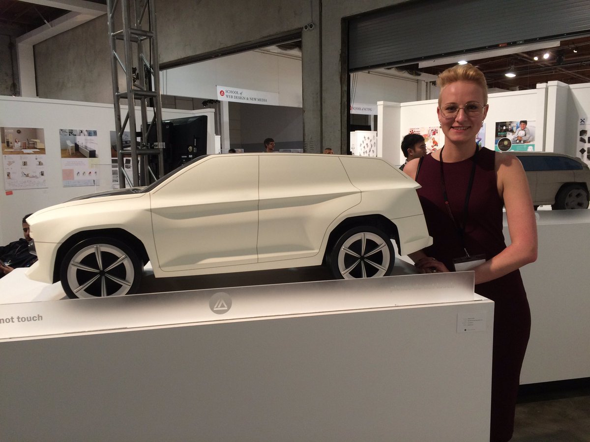 ARTU_Knights's tweet photo. An awesome design for @Jeep by @ARTUTennis' Kinga Kurczbuch at #SpringShow16! #BeArtistBeAthlete https://t.co/vT640kSAfl