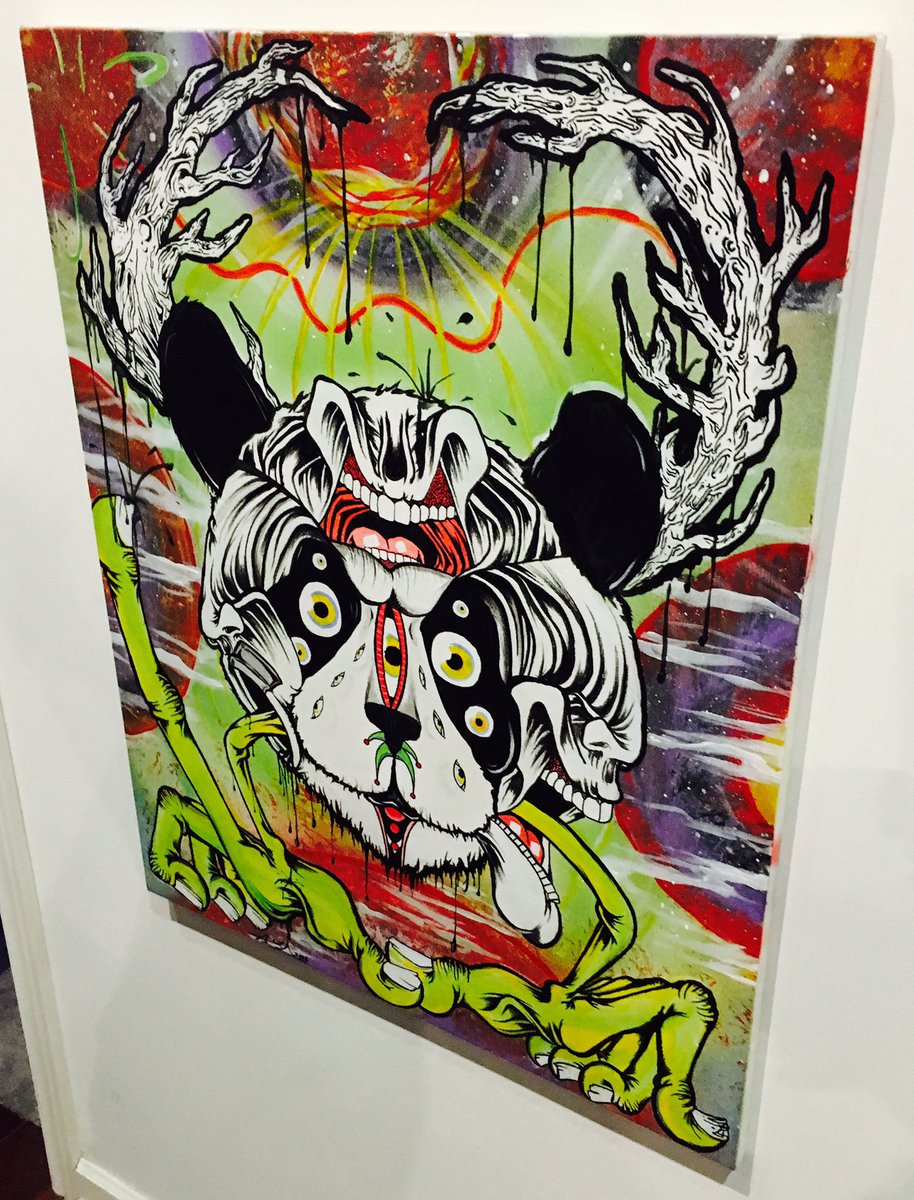 H00PSIEDAISIES's tweet photo. This past weekend at LIG was LITTTTT 😜🔥 #aFuckingArtShow https://t.co/zN1ip3CtDK