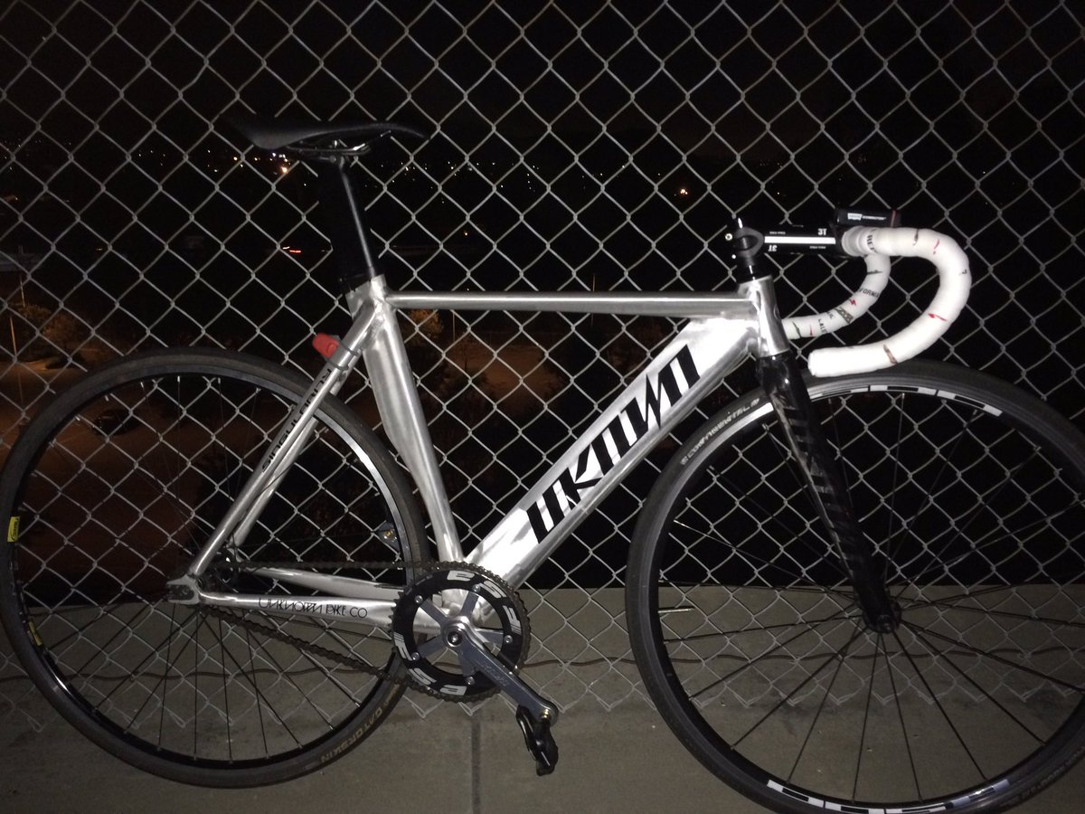 firreyedboy's tweet photo. New bars, stem and Tape make this thing fly asf 😩 #unknownbikes https://t.co/QL8vu4bp6v