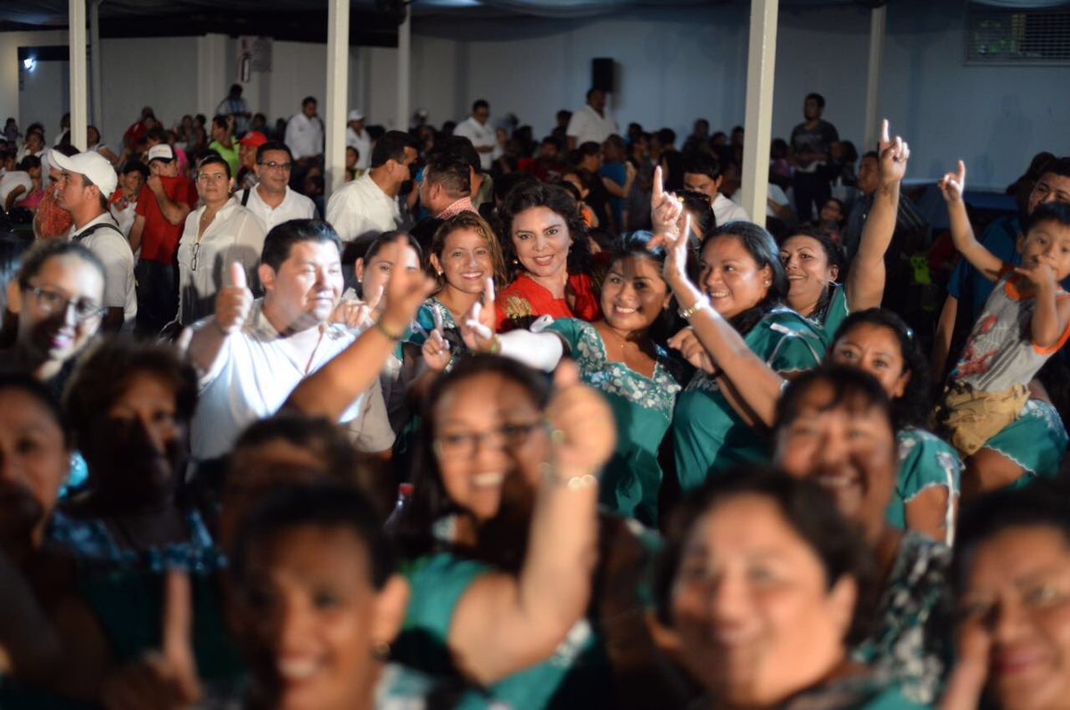 IvonneOP's tweet photo. Siempre un gusto compartir con mujeres trabajadoras que luchan para hacer #SentirIgualdad. ¡Gracias #Cozumel! https://t.co/BJVIExKn2o
