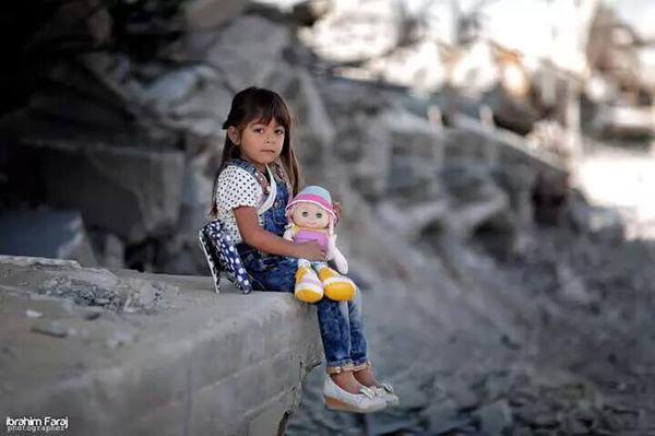 #شاركوا_الإنسانية
رغم المصاعب الذي تواجههم الا انهم لا زالوا يحلمون ويسعوا الى تحقيق احلامهم 
#اجعل_حلمهم_حقيقة