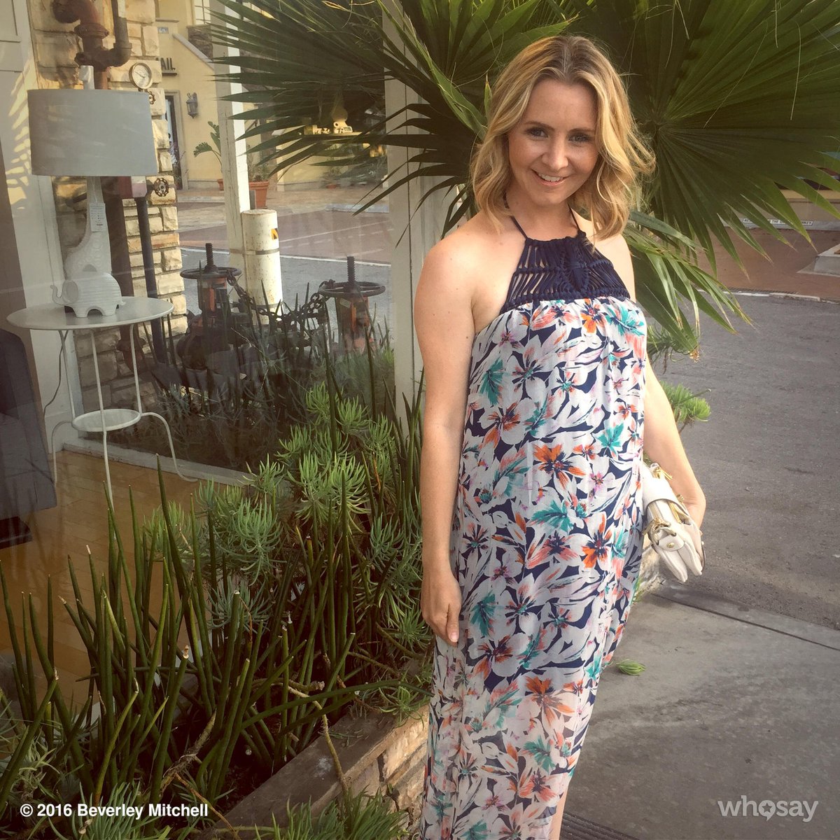 beverleymitchel's tweet photo. The perfect dress for date night! @ellamoss #datenight #wearegettingthehangofthis #backintefortheBachelorette https://t.co/khiC8HTwVI