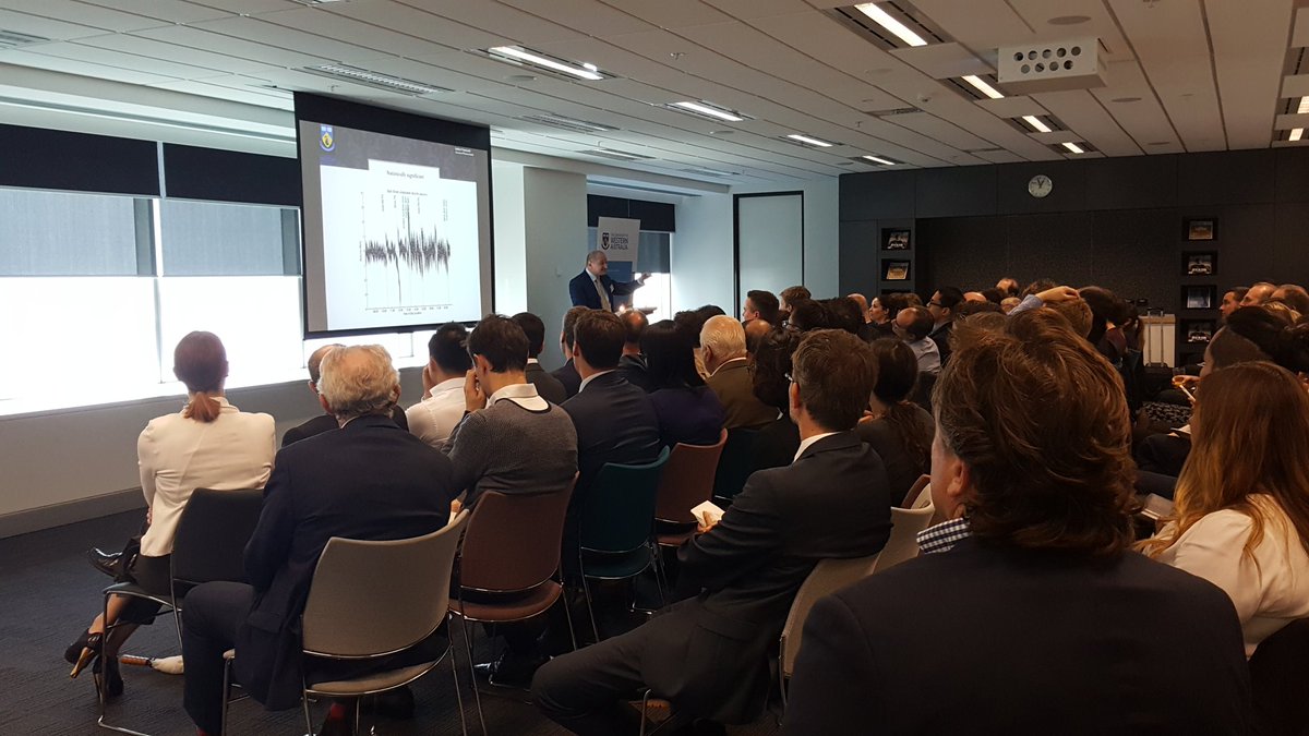 Anneke_F's tweet photo. Lunch &amp; Learn with A/Prof Andrew Caminschi who is discussing 'Ending the London Fix' @UWABusSchool #uwaalumni https://t.co/UfkMEILX89