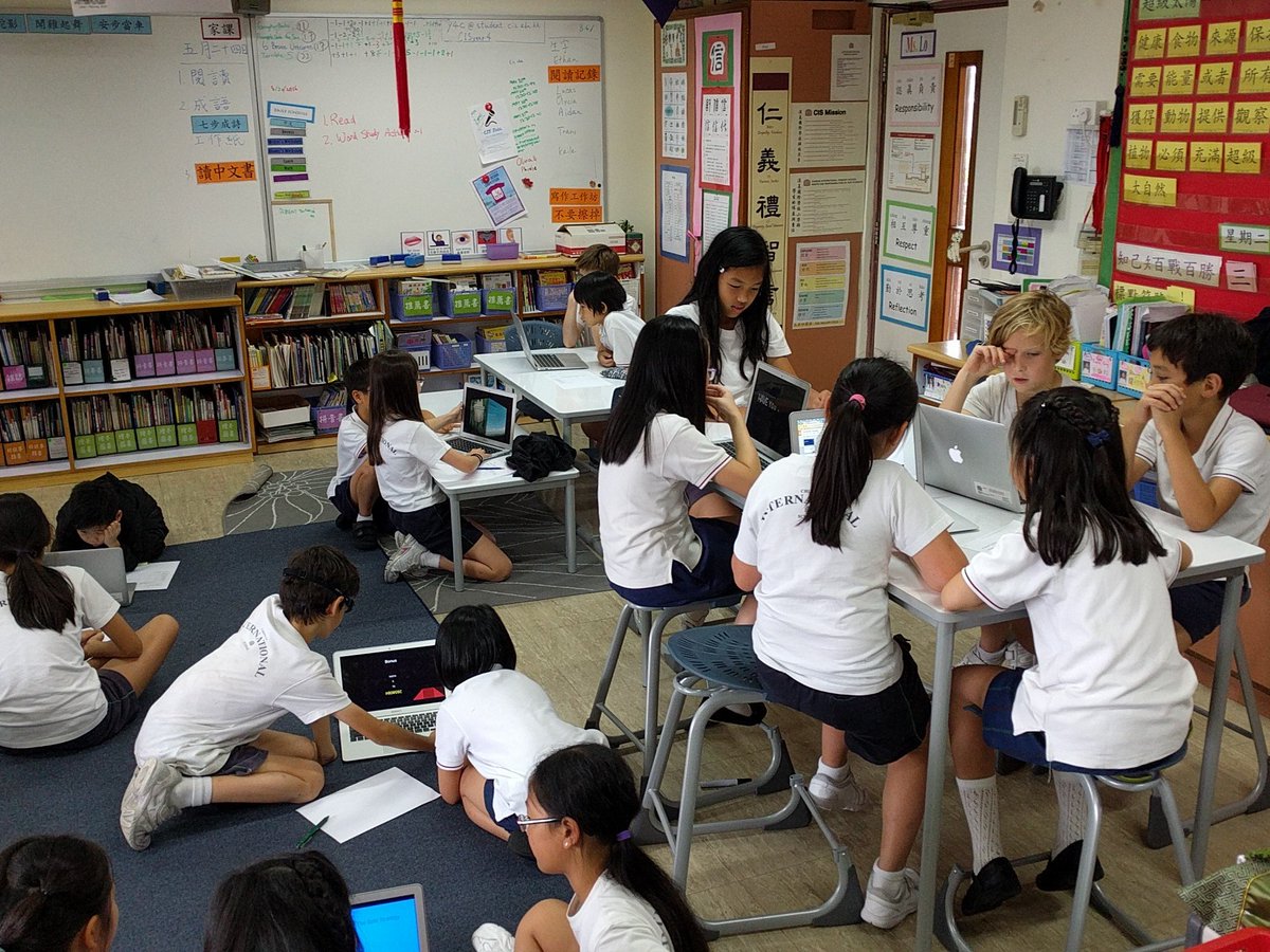 dorakio's tweet image. 5C @CISHK teaching multiplication strategies to 4C! #math-hug #mathshare